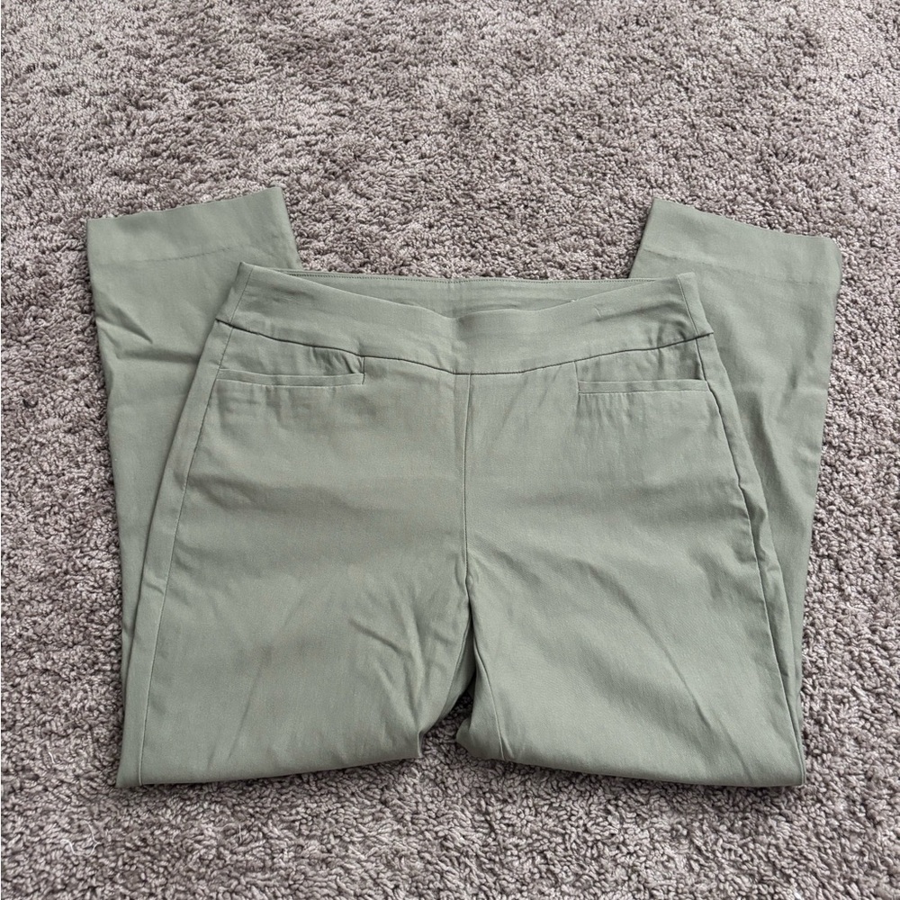 🌸3 for $10🌸 Sleek Green Pants